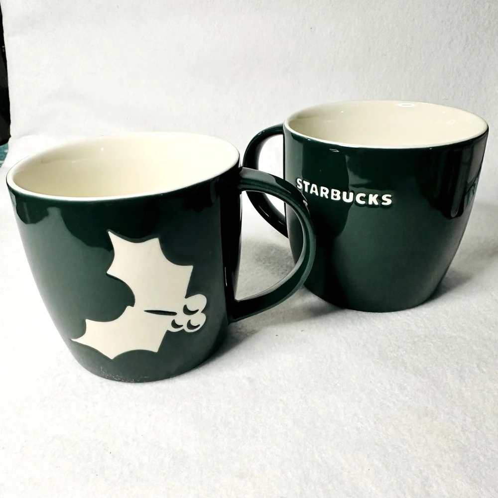 Starbucks Holiday 2011‎ mugs. Discontinued Rare Set of 2